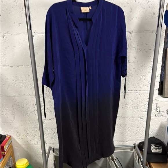 Blue and Black Pleated Dress RUNGOLEE Size Medium - Like New Short Sleeve - Picture 1 of 4